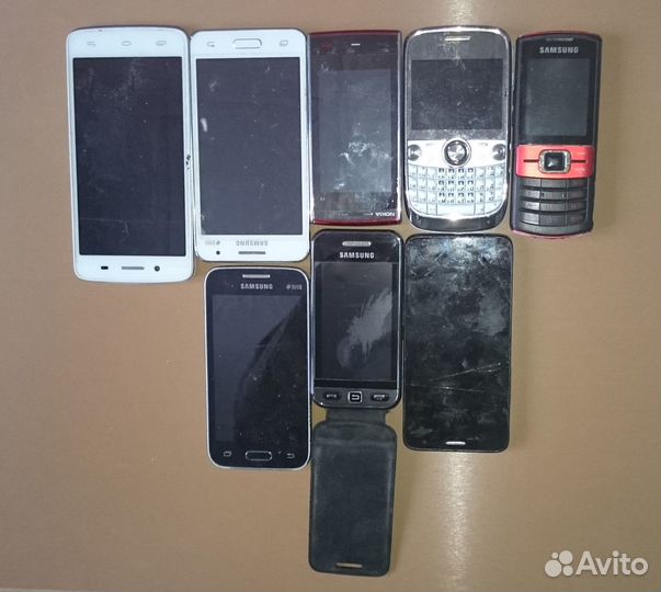 Сотовые телефоны на запчасти