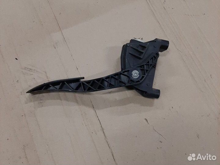 Электронная педаль газа Opel Astra H