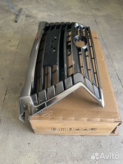 Решетка радиатора lexus LX 570