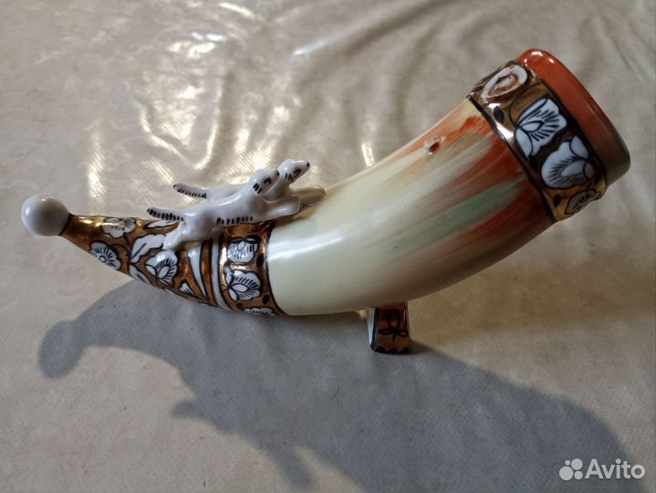 Фарфоровая статуэтка Рог 