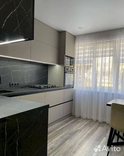 Угловая кухня Серый/Черный