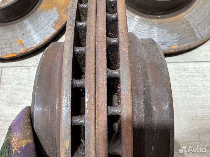 Тормозные диски Bmw 5 e39 535 m62b35