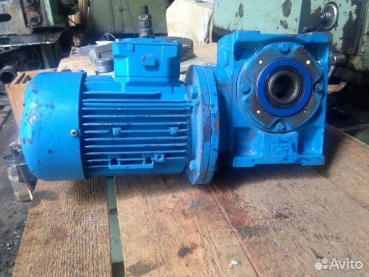 Мотор-редуктор ц3у-400 (8 WB)