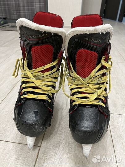 Продам коньки хоккейные б/у