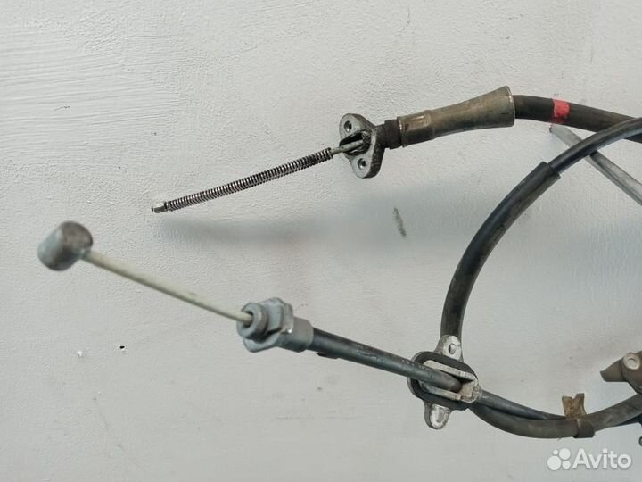 Трос стояночного тормоза левый Toyota Camry