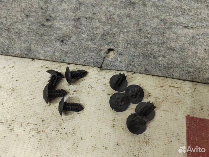 Обшивка крышки багажника Toyota Corolla E150 1ZR