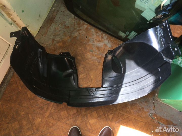 Подкрылок передний правый Logan 2004-2015