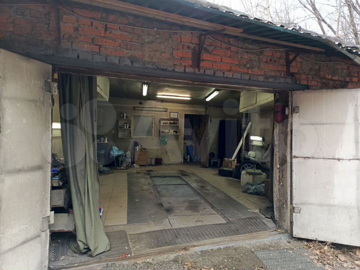 Гараж, > 30 м²