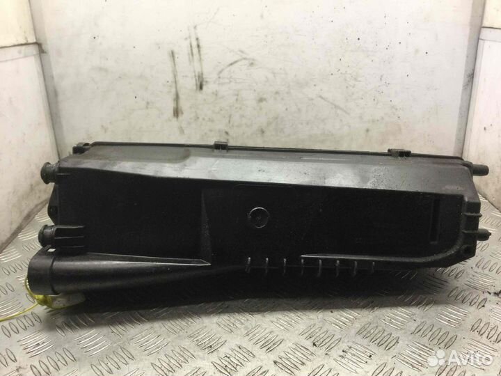 Корпус воздушного фильтра Mercedes C-klasse a64609