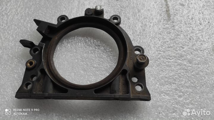 Крышка коленвала задняя Volkswagen Passat b6