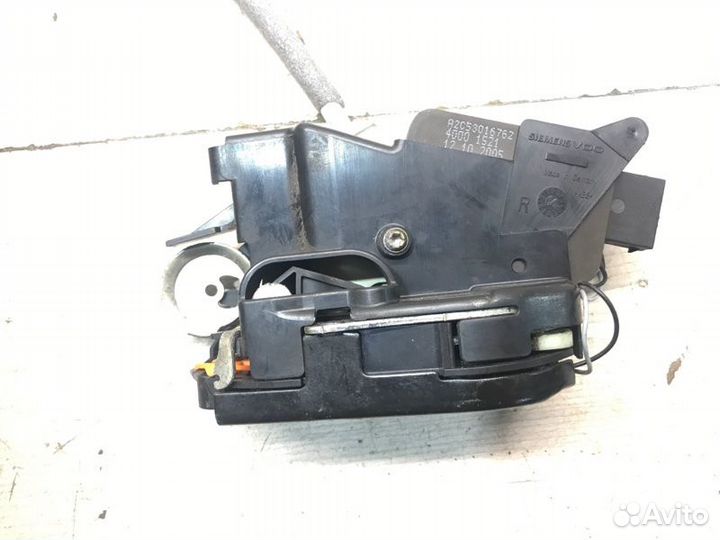 Замок сдвижной двери Mercedes Vito W639