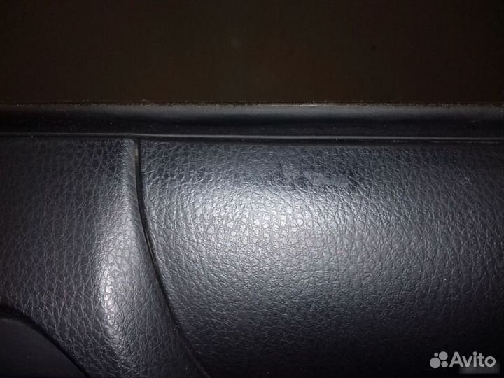 Обшивка двери Toyota RAV4