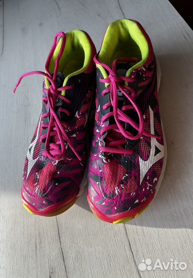 Кроссовки mizuno