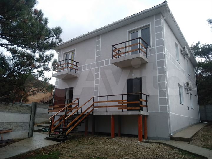 Дом 211 м² на участке 5 сот.