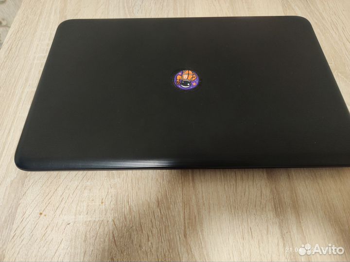 Ноутбук HP 15-ay063ur