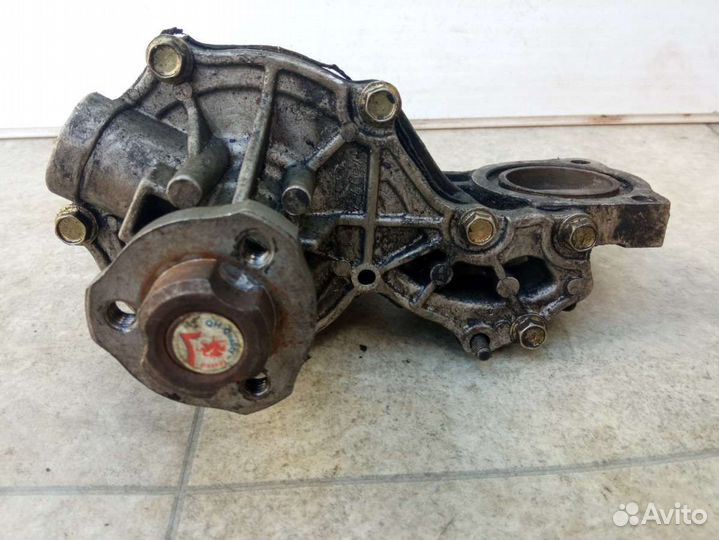 Насос антифриза (помпа) Audi 80 B4 056121013E