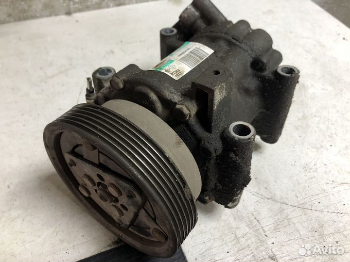 Компрессор кондиционера Renault Logan 1