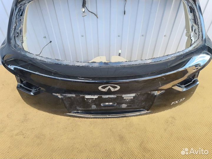 Крышка багажника задняя Infiniti Fx37 Qx70 S51