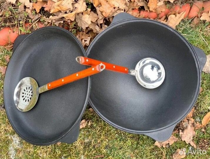 Средний половник с деревянной ручкой