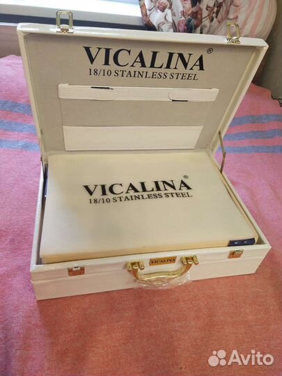 Набор столовых приборов на 12 персон