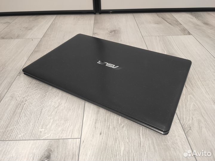Ноутбук Asus R513C