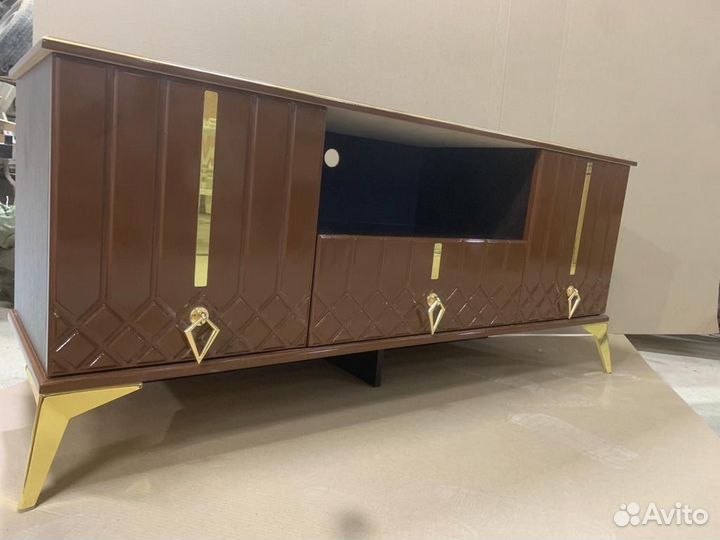 Тумба под телевизор