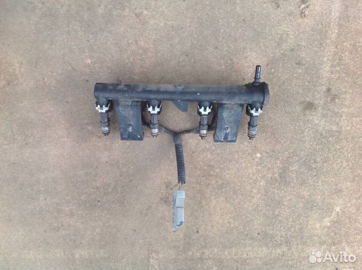 Рампа топливная Пежо 1,6 NFR