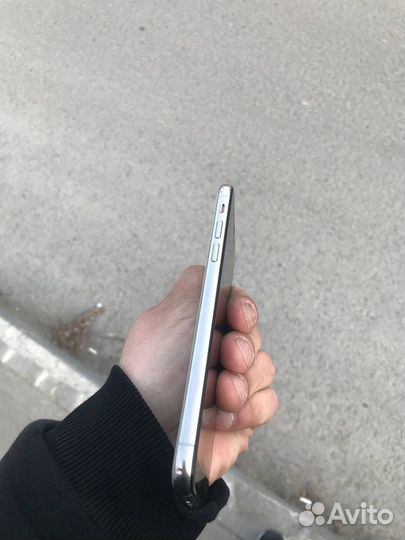 iPhone Xs, 64 ГБ