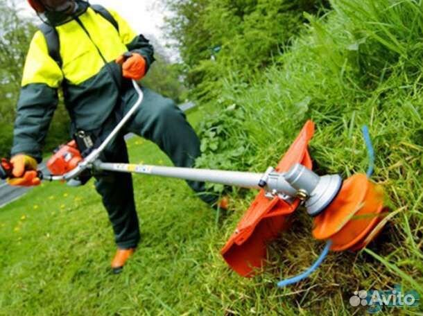 Покос травы триммером stihl