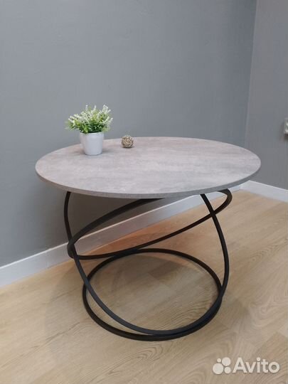Журнальный столик новый