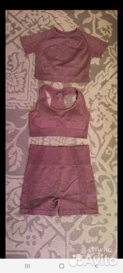 Костюм для йоги и фитнеса