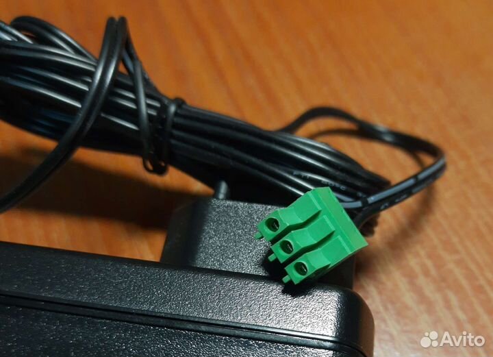 Блок питания внешний 12V 1.5A Gentec CH1812-E