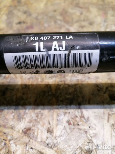 Привод передний левый Volkswagen Passat B7 1.4T