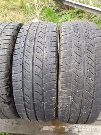 Continental VancoWinter 2 225/65 R16C 110V