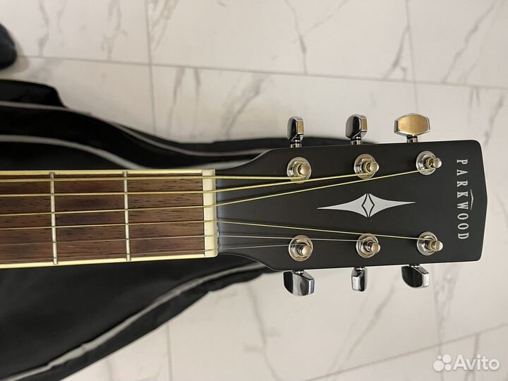 Гитара аккустическая parkwood W81-BKS