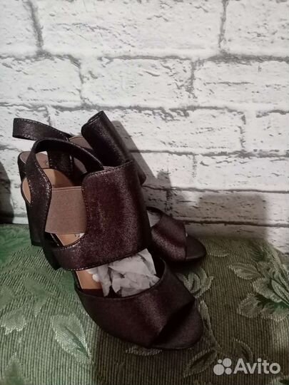 Босоножки женские 37 и 39 размер