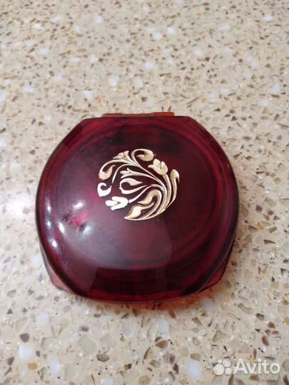 Пудренница винтажная