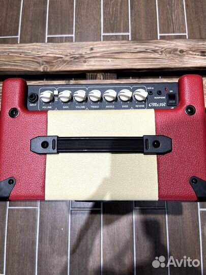 Гитарный комбоусилитель, Cort CM 15R-EU-DR CM