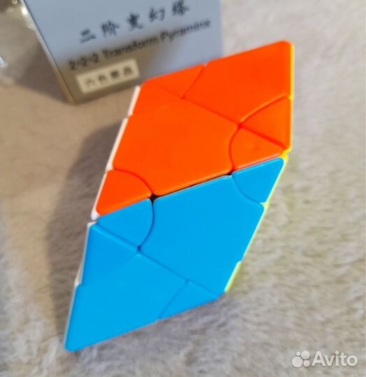 Головоломка интересный кубик рубик