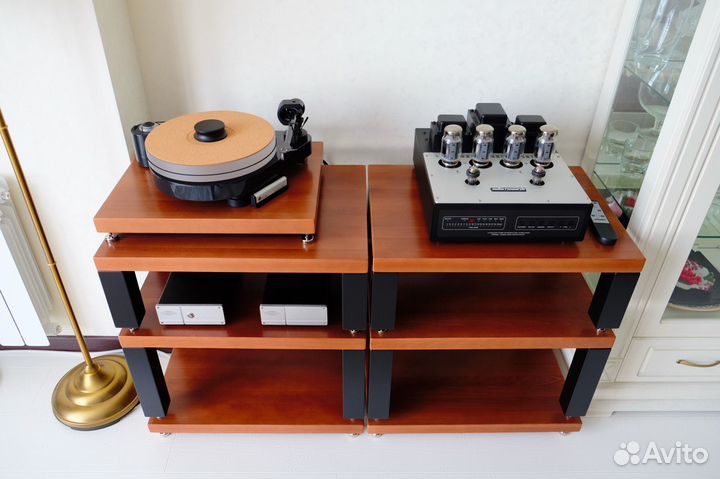 Стойка для Hi-Fi аппаратуры