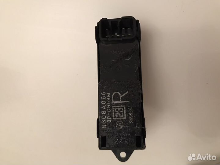 Кнопка стеклоподъемника Mitsubishi Lancer 10