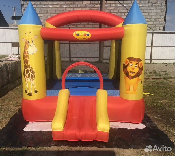 Надувной батут с горкой