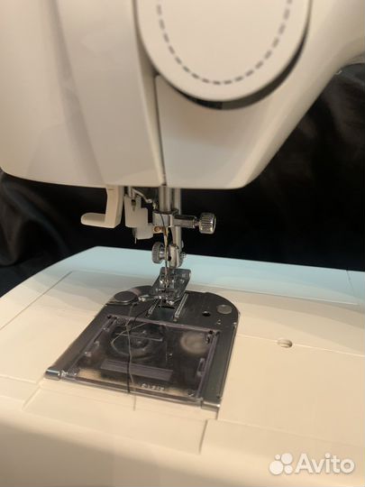 Швейная машинка singer