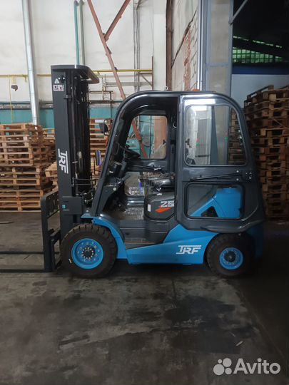 Дизельный вилочный погрузчик TRF FD35