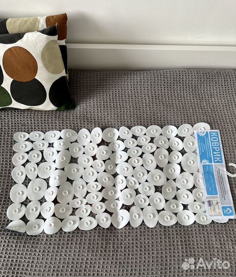 Коврик для ванной противоскользящий на присосках