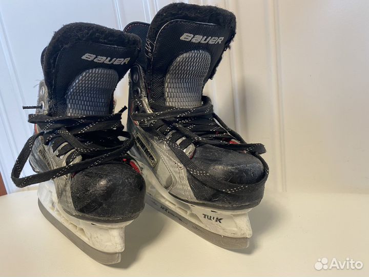 Хоккейные коньки Bauer Vapor размер 11Y