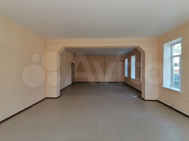 Сдам в аренду торговые помещения в центре села, 1