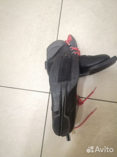 Лыжные ботинки детские р- 35