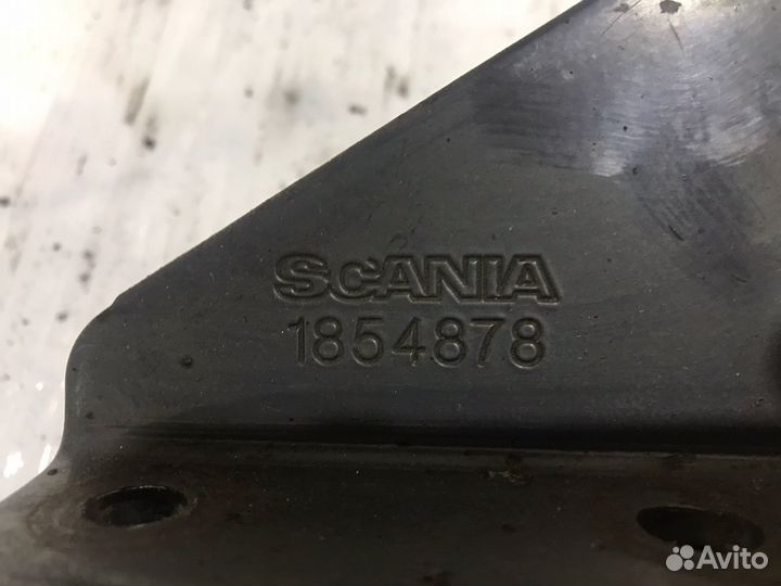 1854878 Кронштейн крыла Scania 5-series