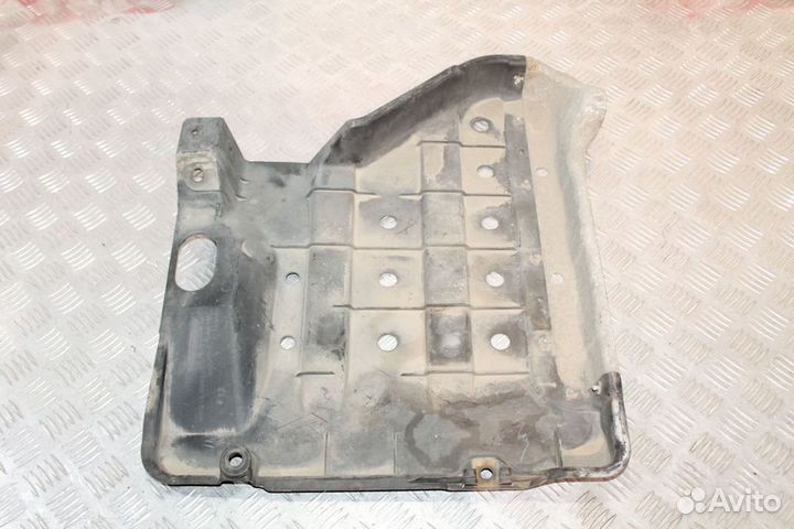 Защита днища пыльник задний правый Honda Accord 8